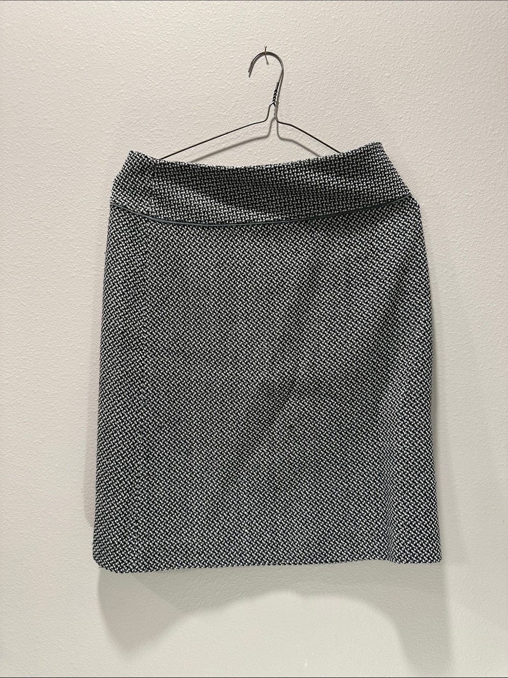 Ann Taylor Factory Black and White Patterned Pencil Skirt